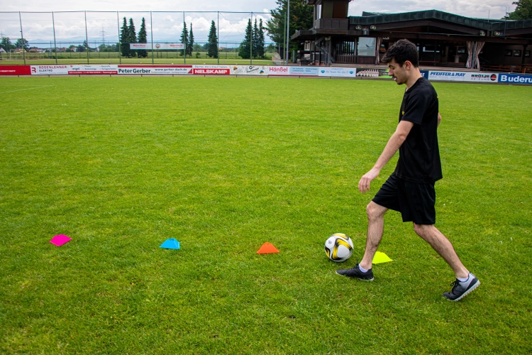 Lynxsport GmbH Set aus 20 dreieckigen Kegeln